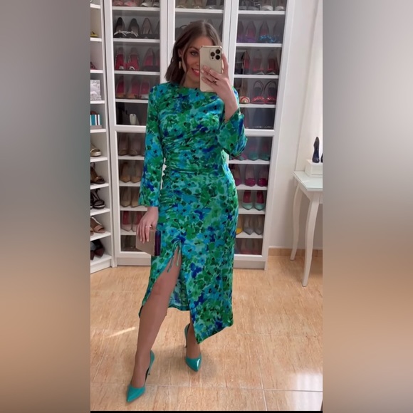 ZARA Blogger Fav Dress - Picture 2 of 15